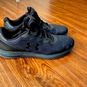 Under Armour trainers very stylish